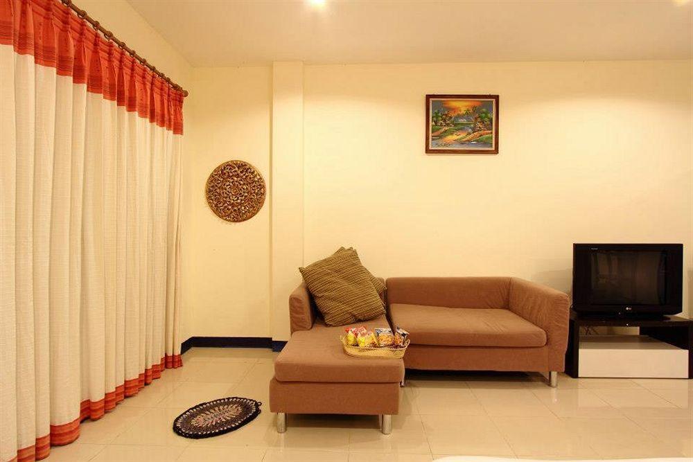 Chalong Sea View Inn