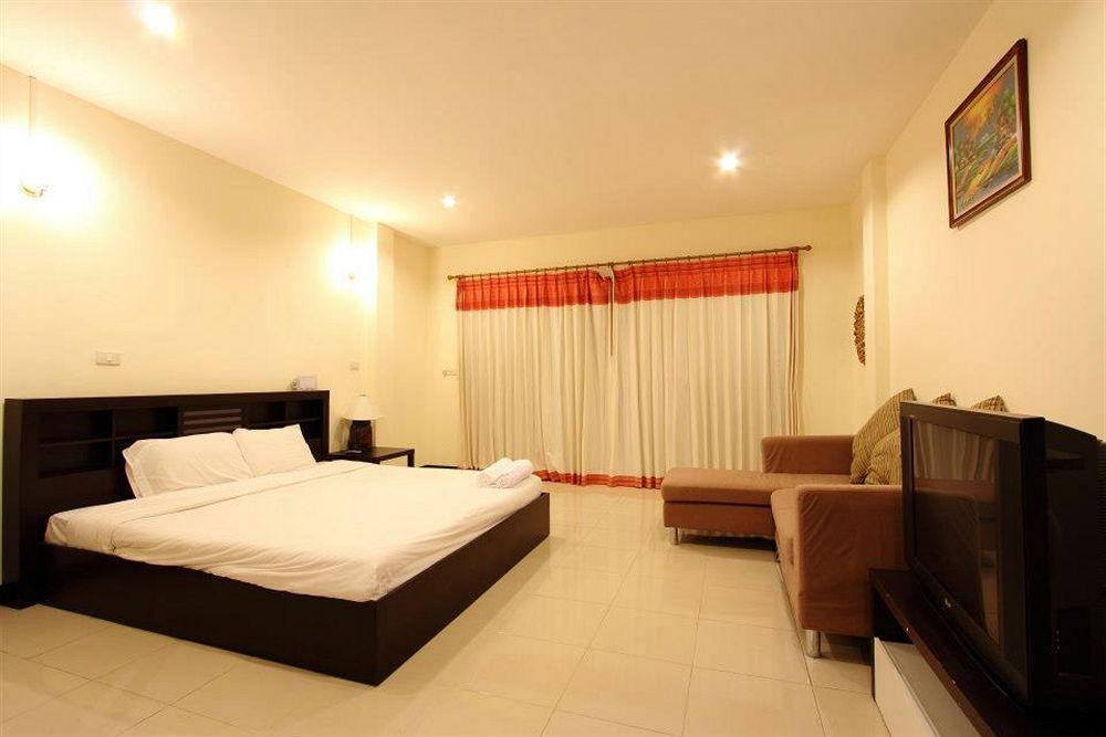 Chalong Sea View 3*