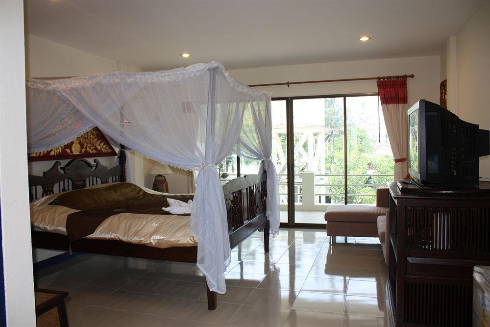 Chalong Sea View 3* Rawai