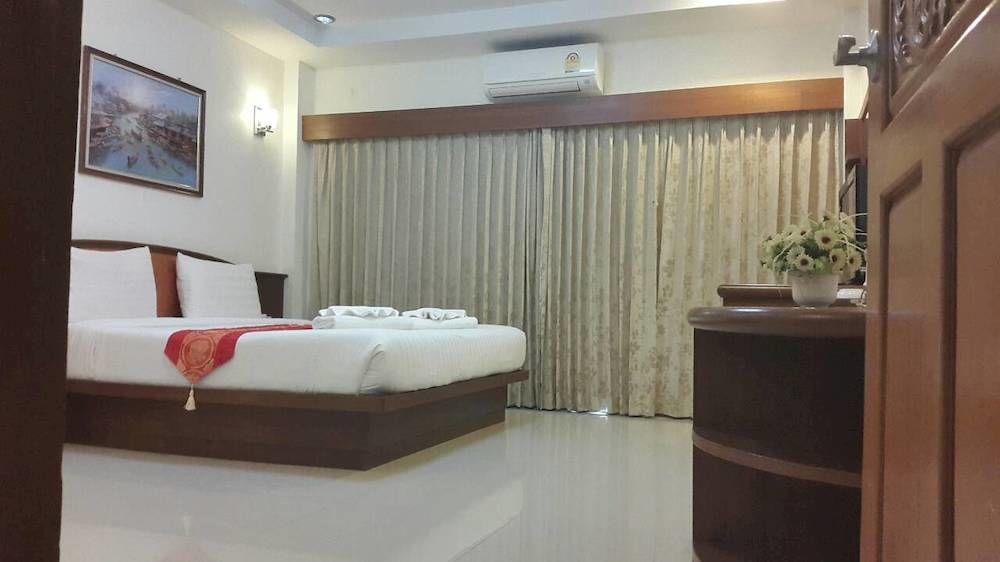 Sabai Hotel 2*