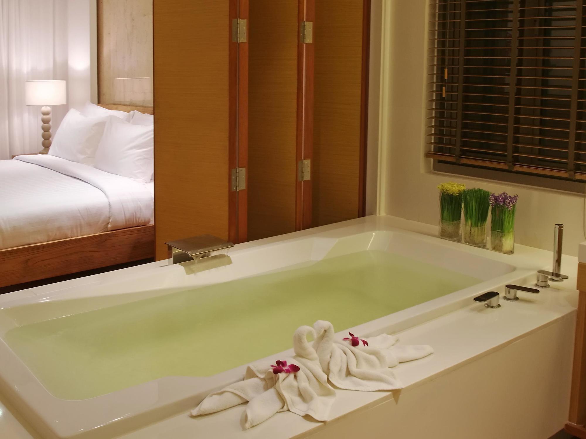 The Pearl Of Naithon Apartment