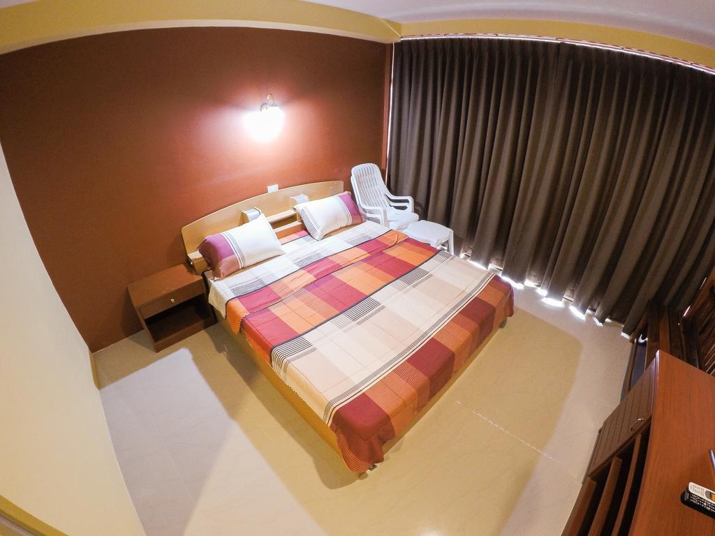 Guest house Madam House Karon
