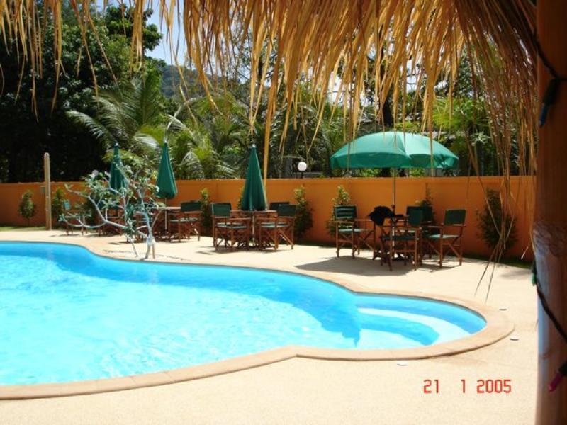 Fullmoon Beach Resort