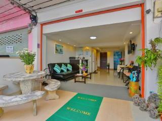 Eing Lay Hotel 2*