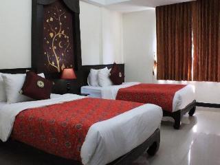 At Phuket Inn 2*