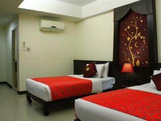 At Phuket Inn 2*