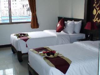 At Phuket Inn 2*