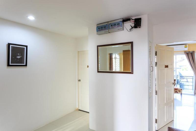 Oyo 255 The Ocean Hotel Patong