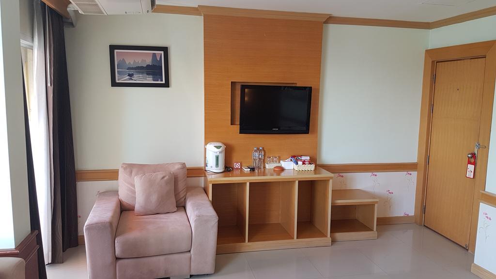 Eyes 3* Patong