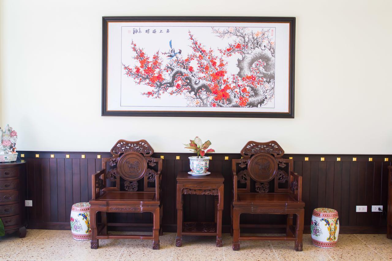 Le Hua Hotel