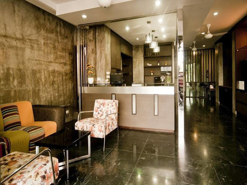 Oyo 358 Rattana Thalang Hotel