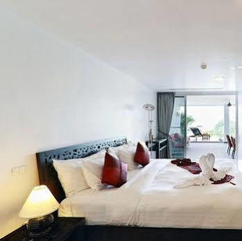 Jirana Patong Hotel 5*