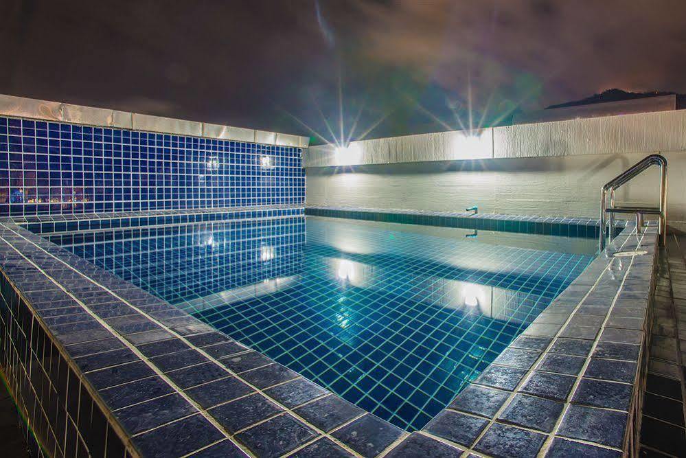 Oyo 861 Dynasty Hotel 2*