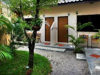 Karon Pool Hotel