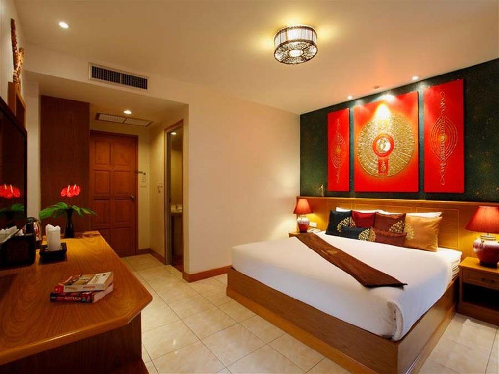 Tanawan Phuket Hotel
