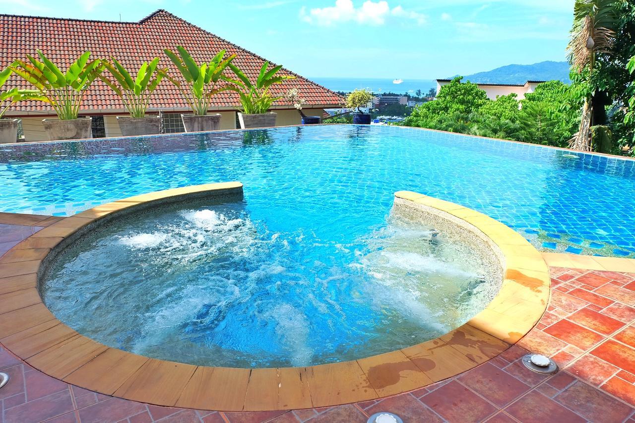 Happy Holidays Luxury Pool Villa