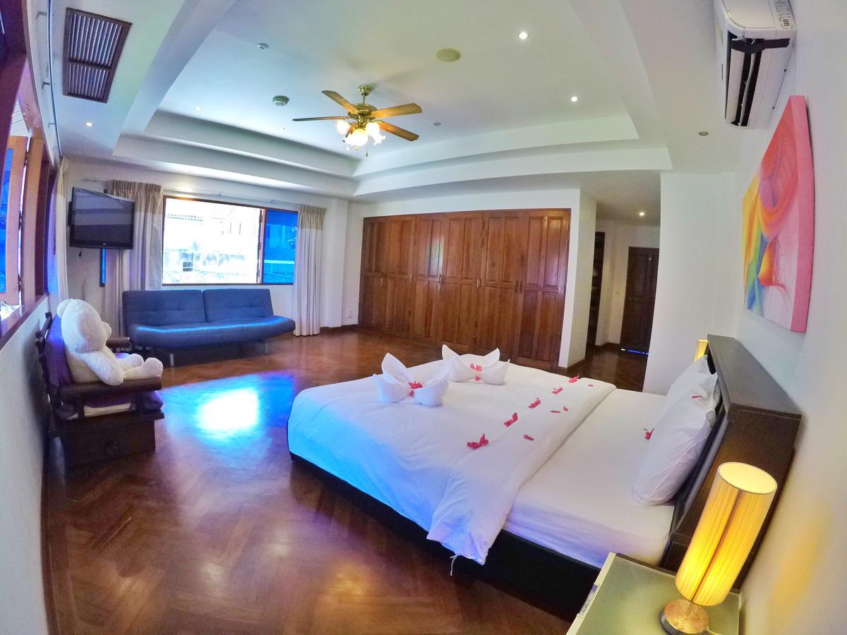Happy Holidays Luxury Pool Villa Patong