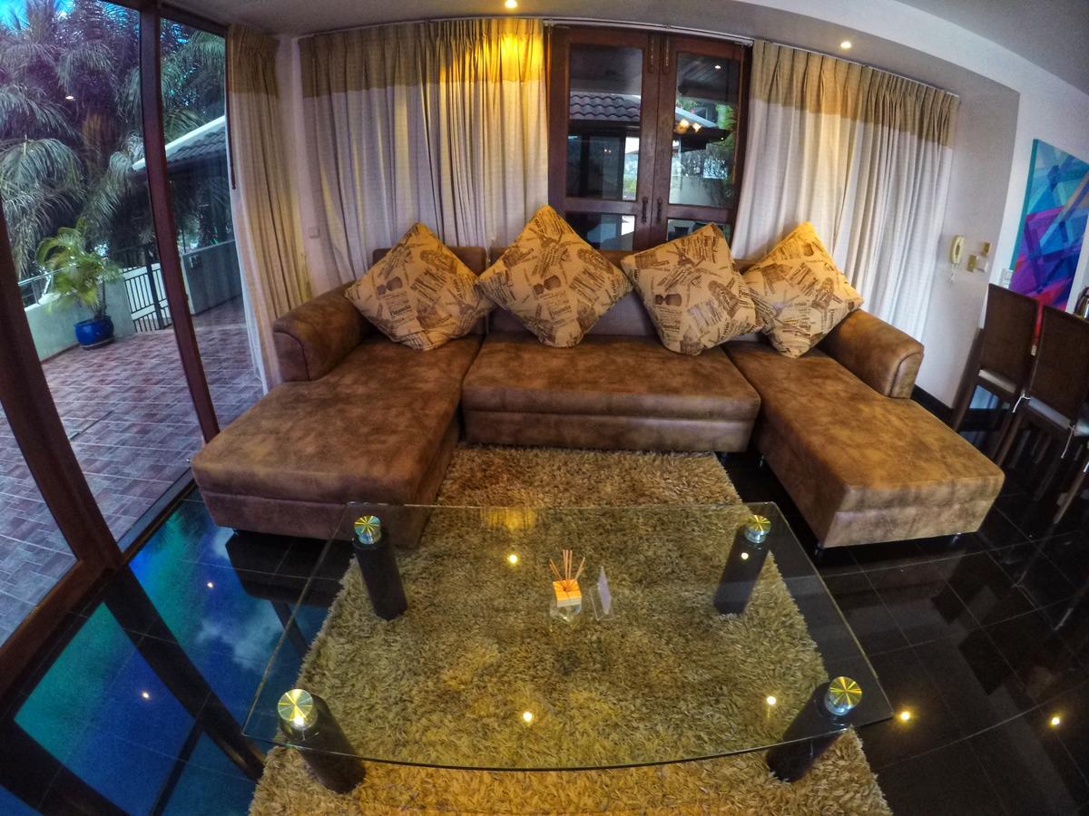 Happy Holidays Luxury Pool