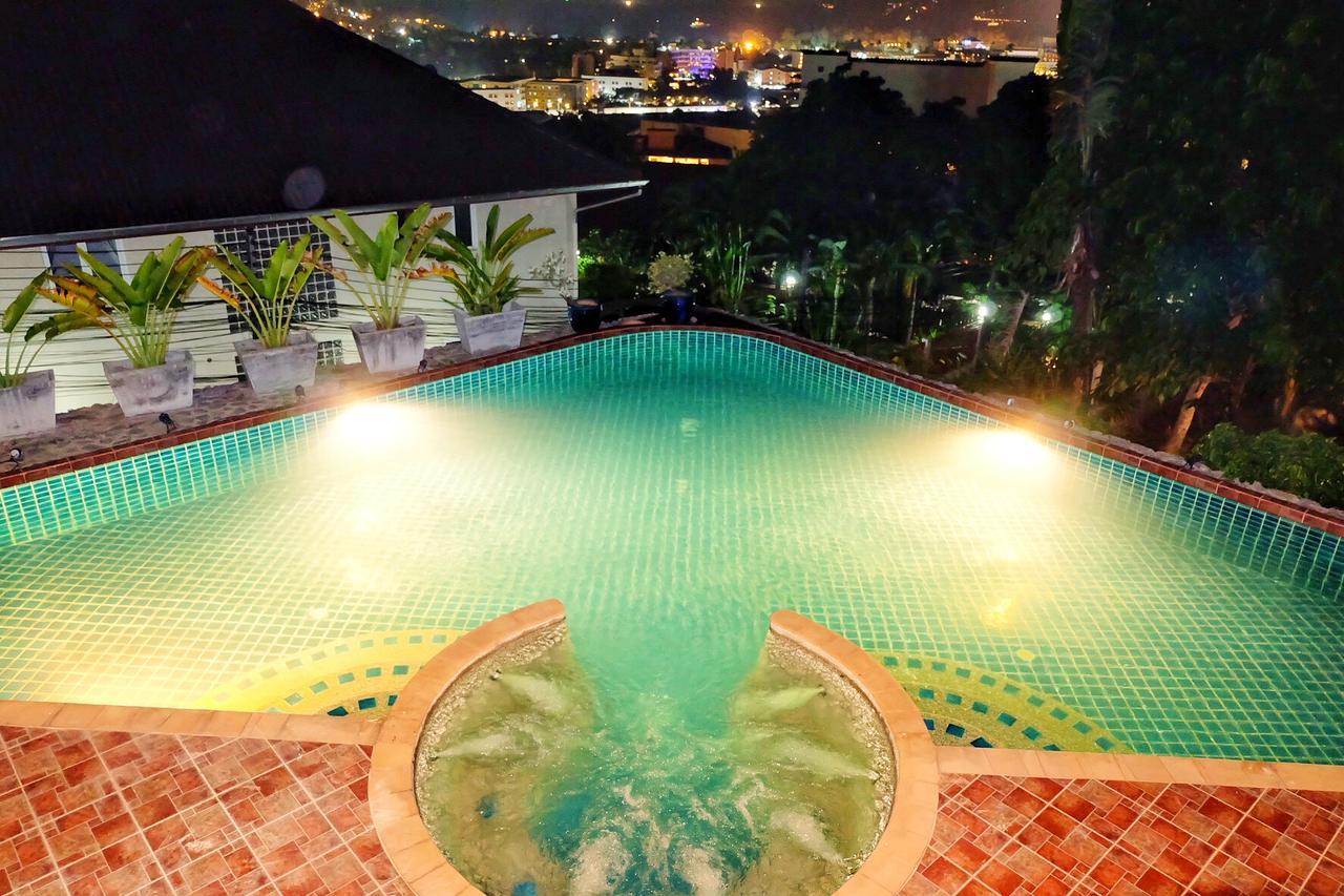 Happy Holidays Luxury Pool *