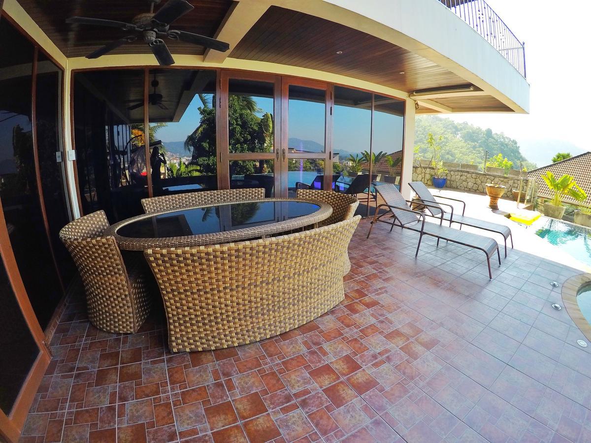 Happy Holidays Luxury Pool *