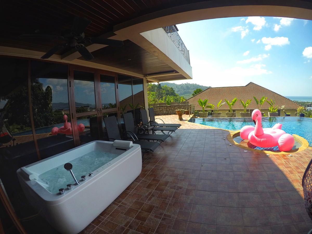 Happy Holidays Luxury Pool Patong