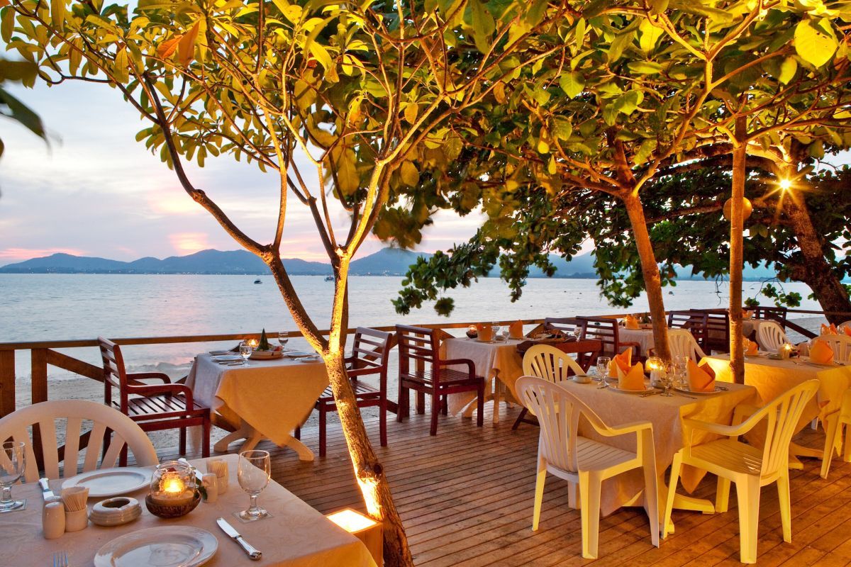Hotel By The Sea 3*