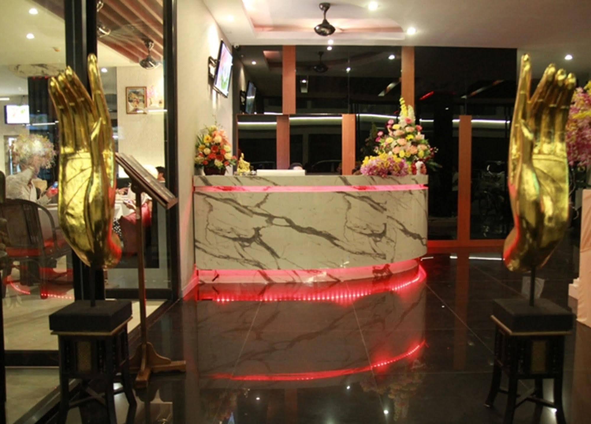Hemingways Silk Patong