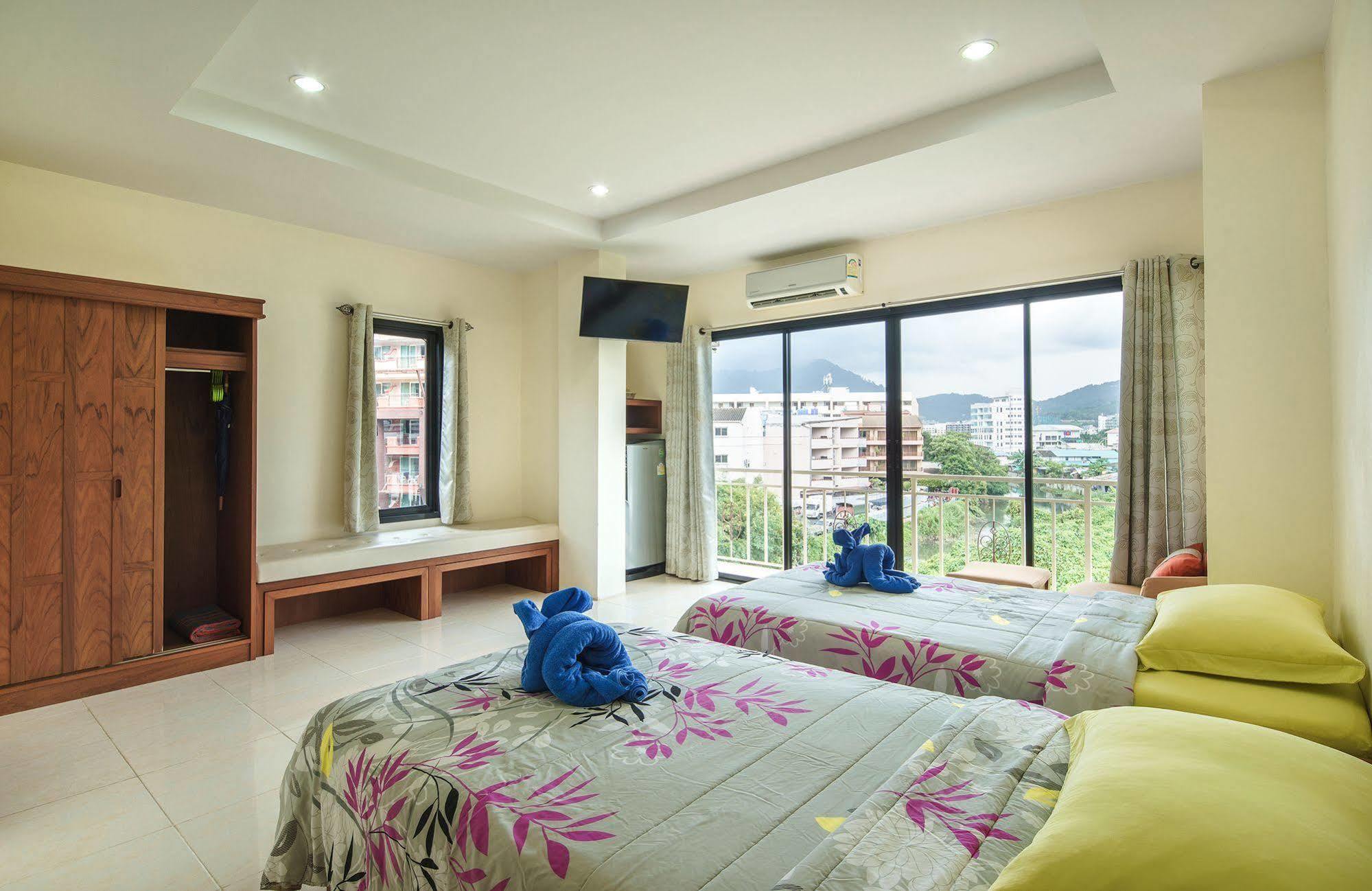 Ban Hotel