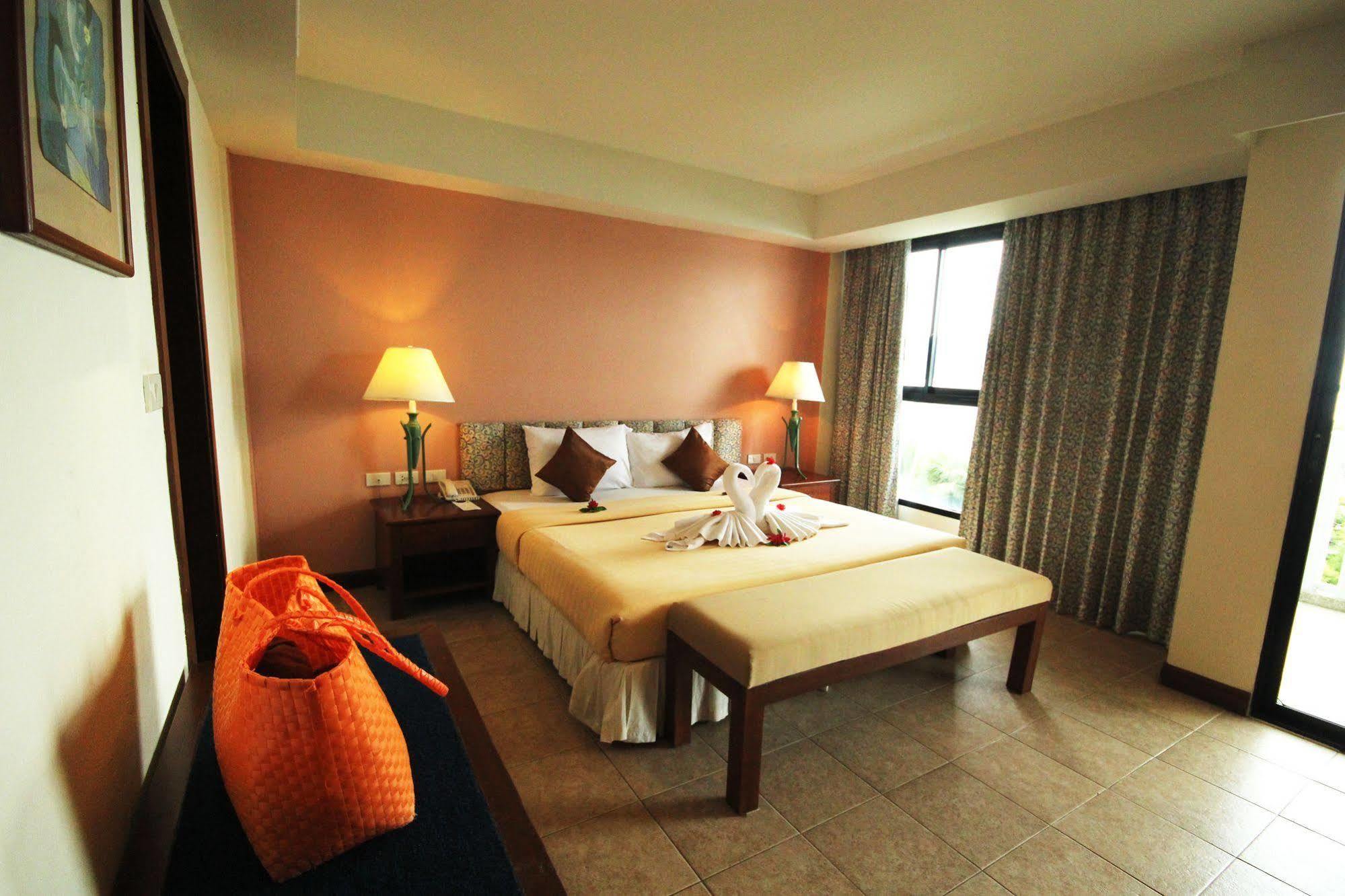Hotel By The Sea Cape Panwa