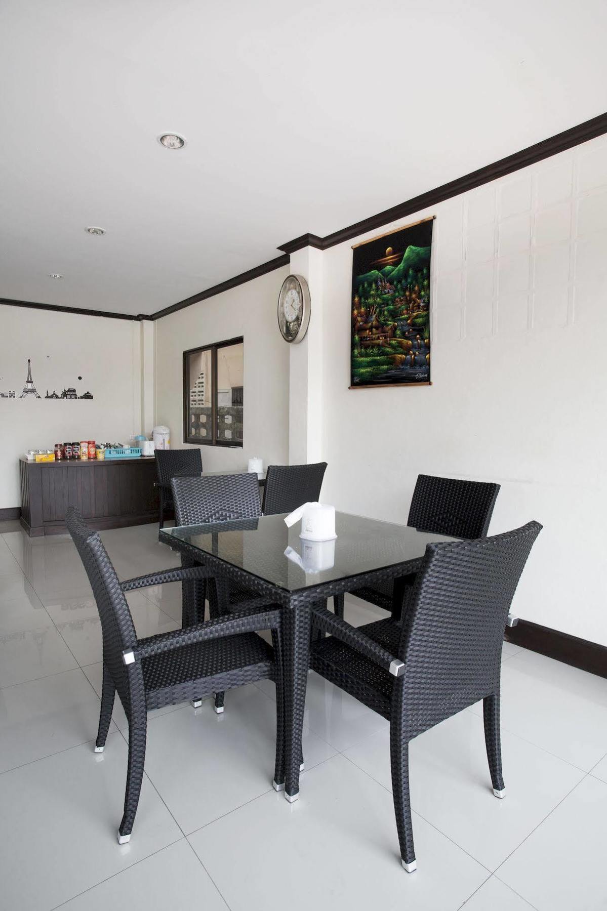 Hotel Paripas Express Patong 3*