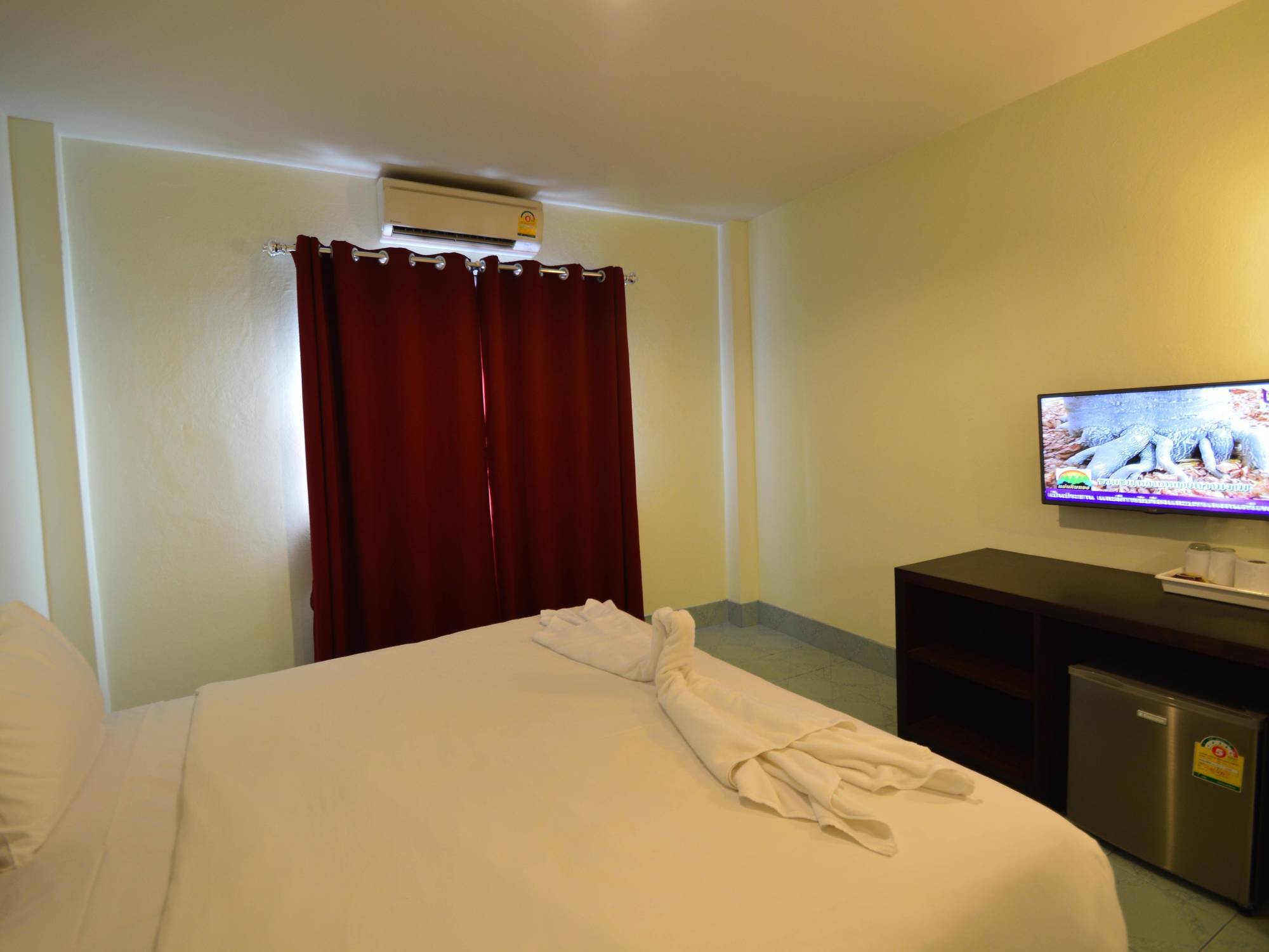 Paripas Express Patong 3*