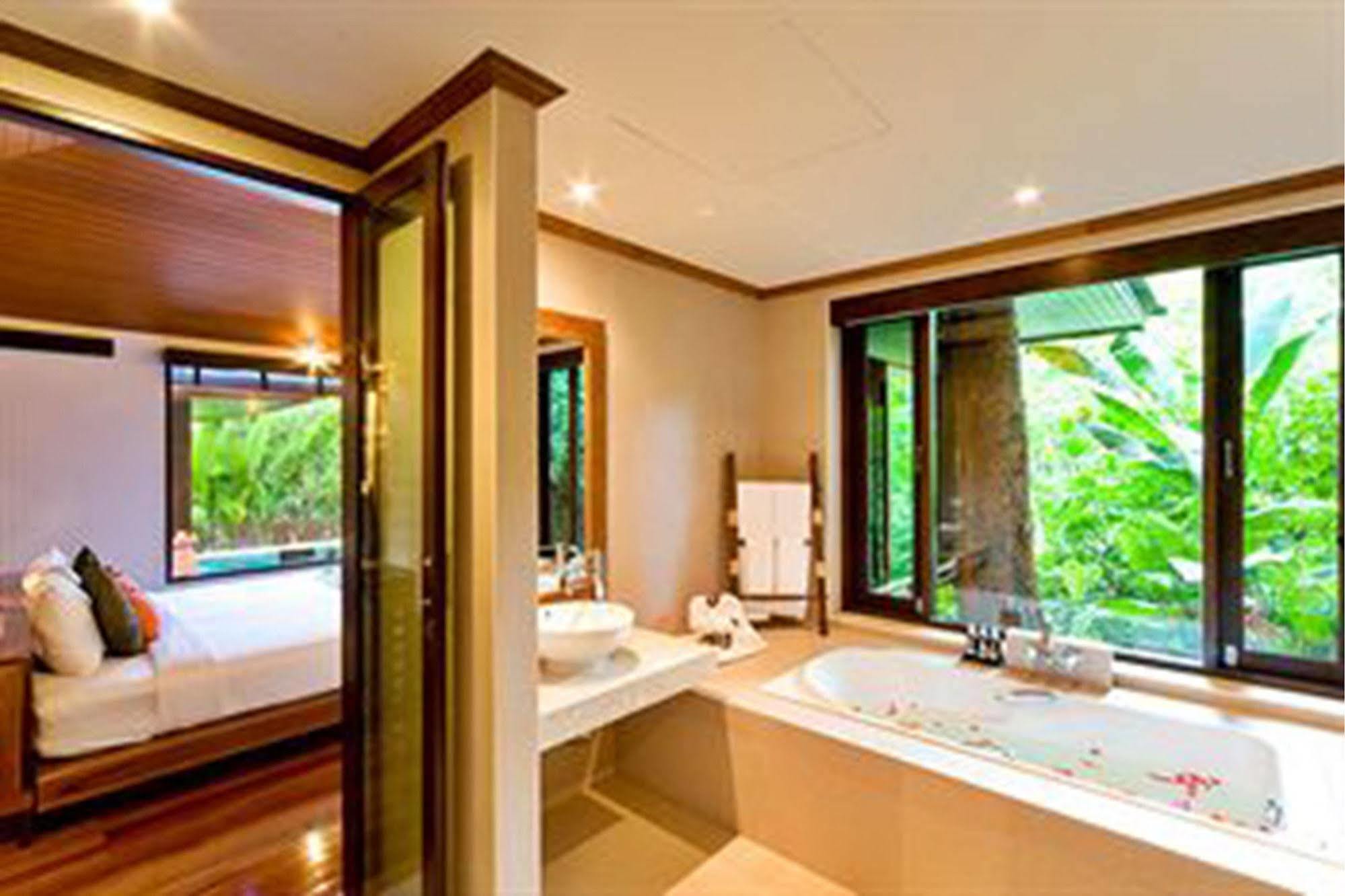 Korsiri Pool Resort 4*