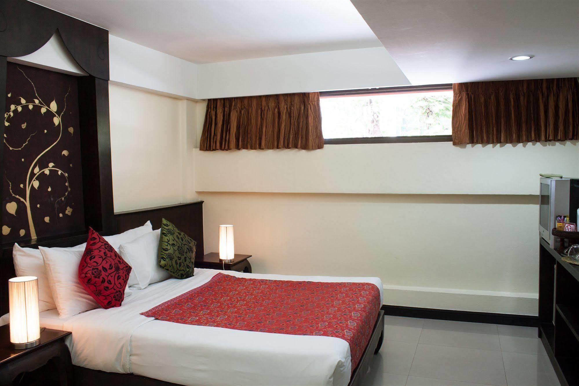 At Phuket 2* Patong
