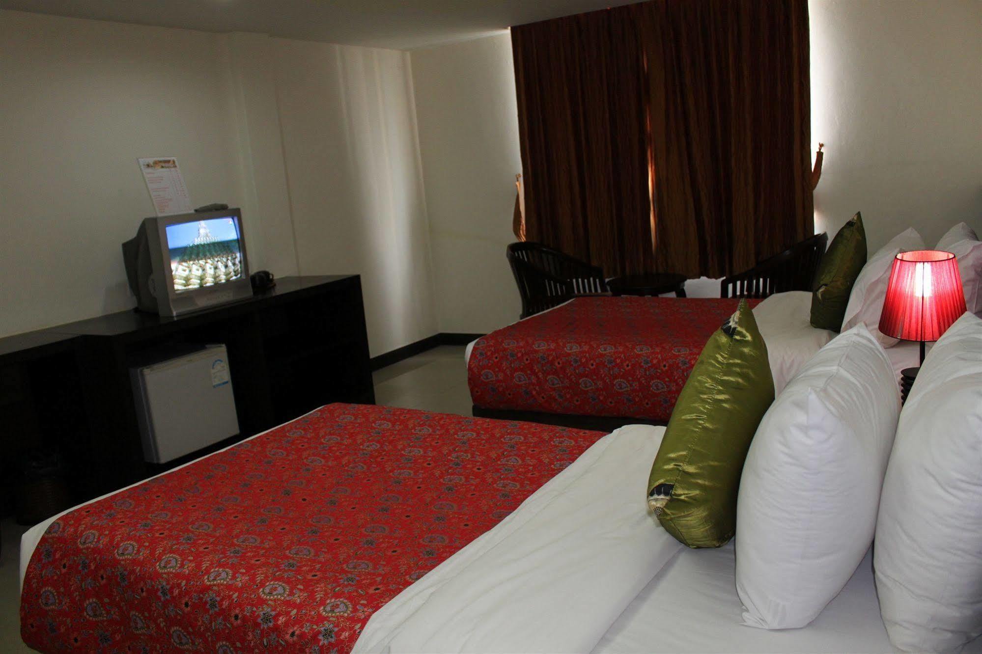 At Phuket Inn