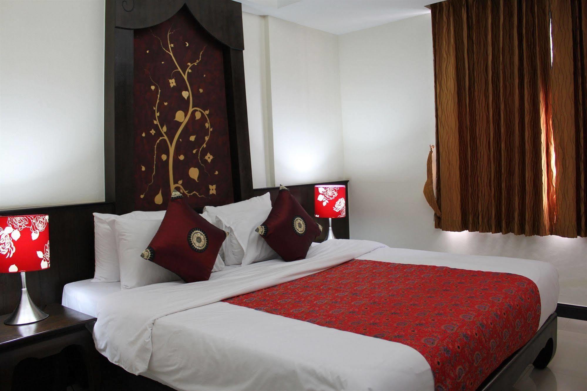 At Phuket Inn
