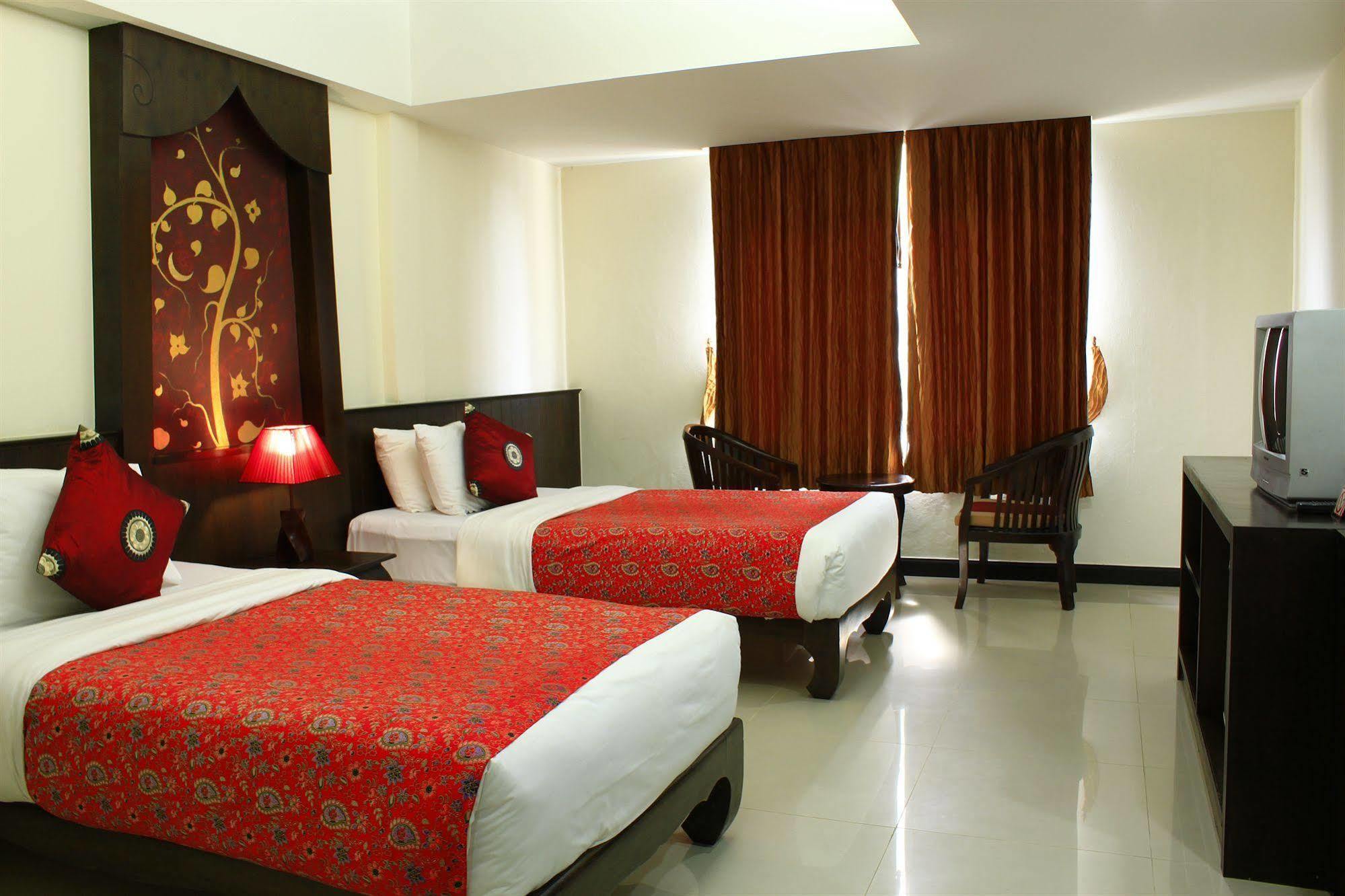 Inn At Phuket 2*