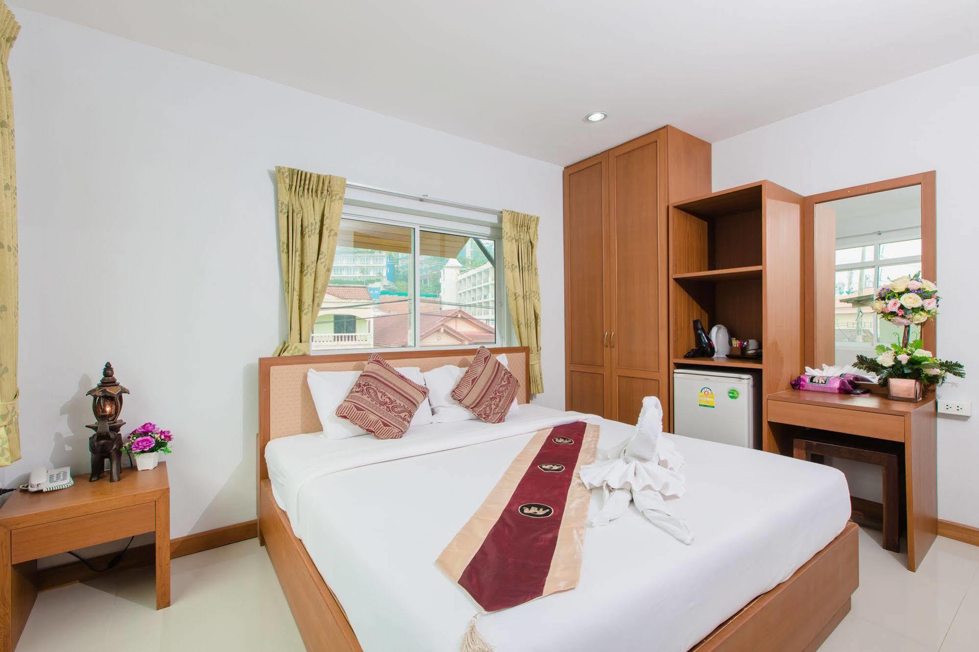 Hip Yaya Residences Hotel 2*