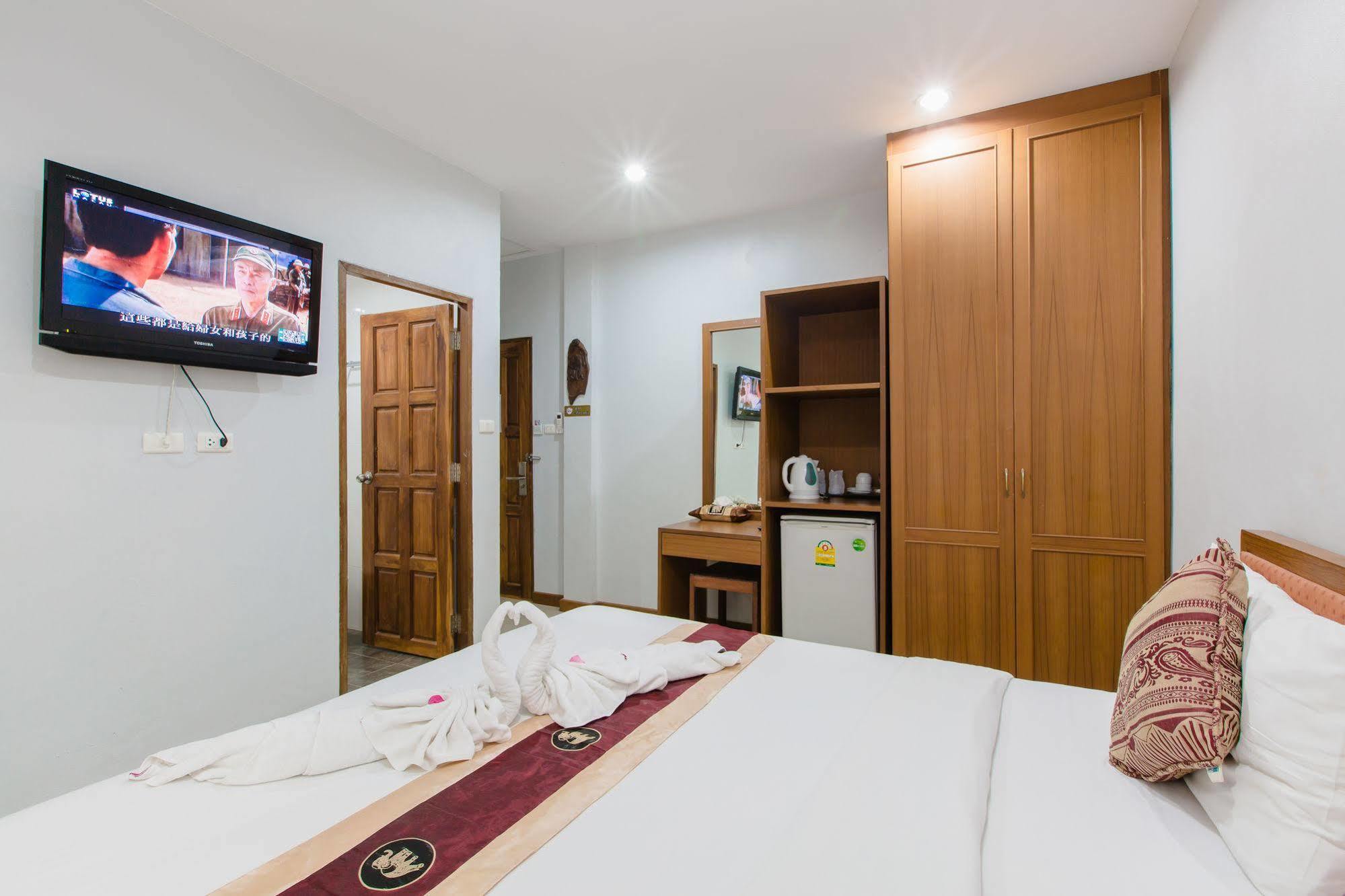 Hip Yaya Residences Hotel Patong