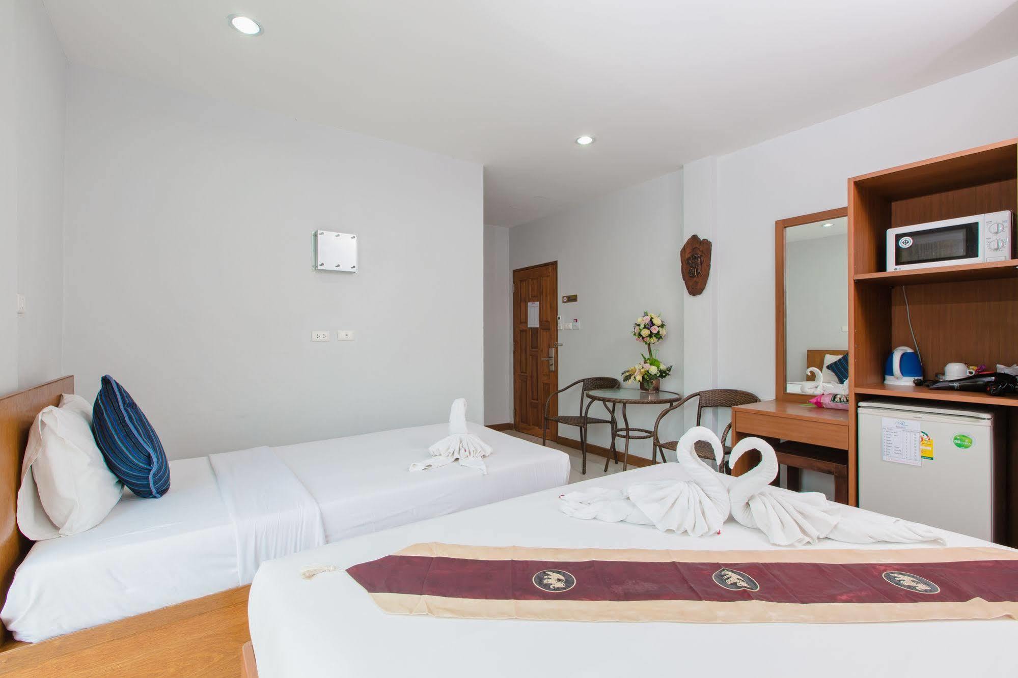 Hip Yaya Residences Hotel 2*