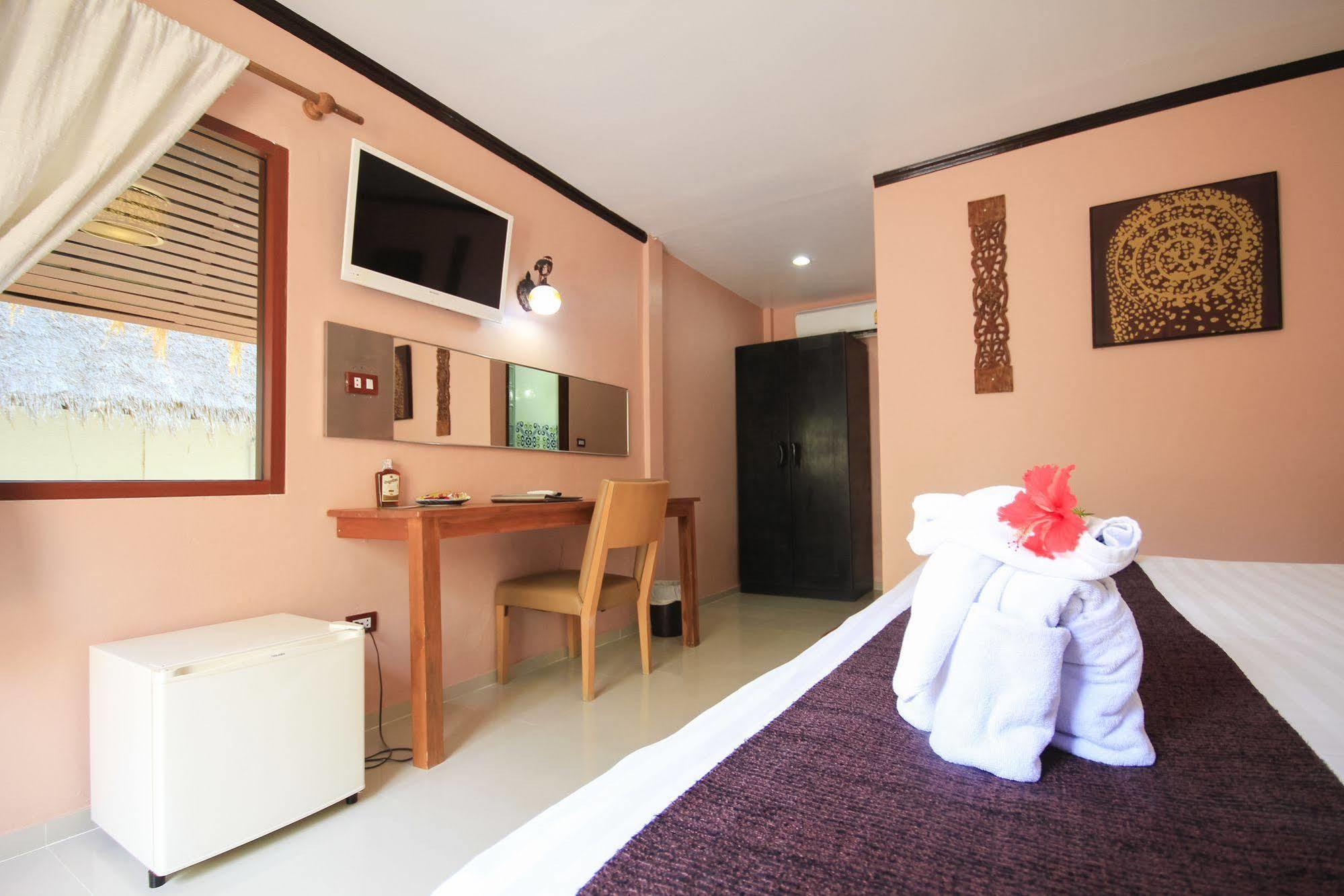 Coral Island 4*