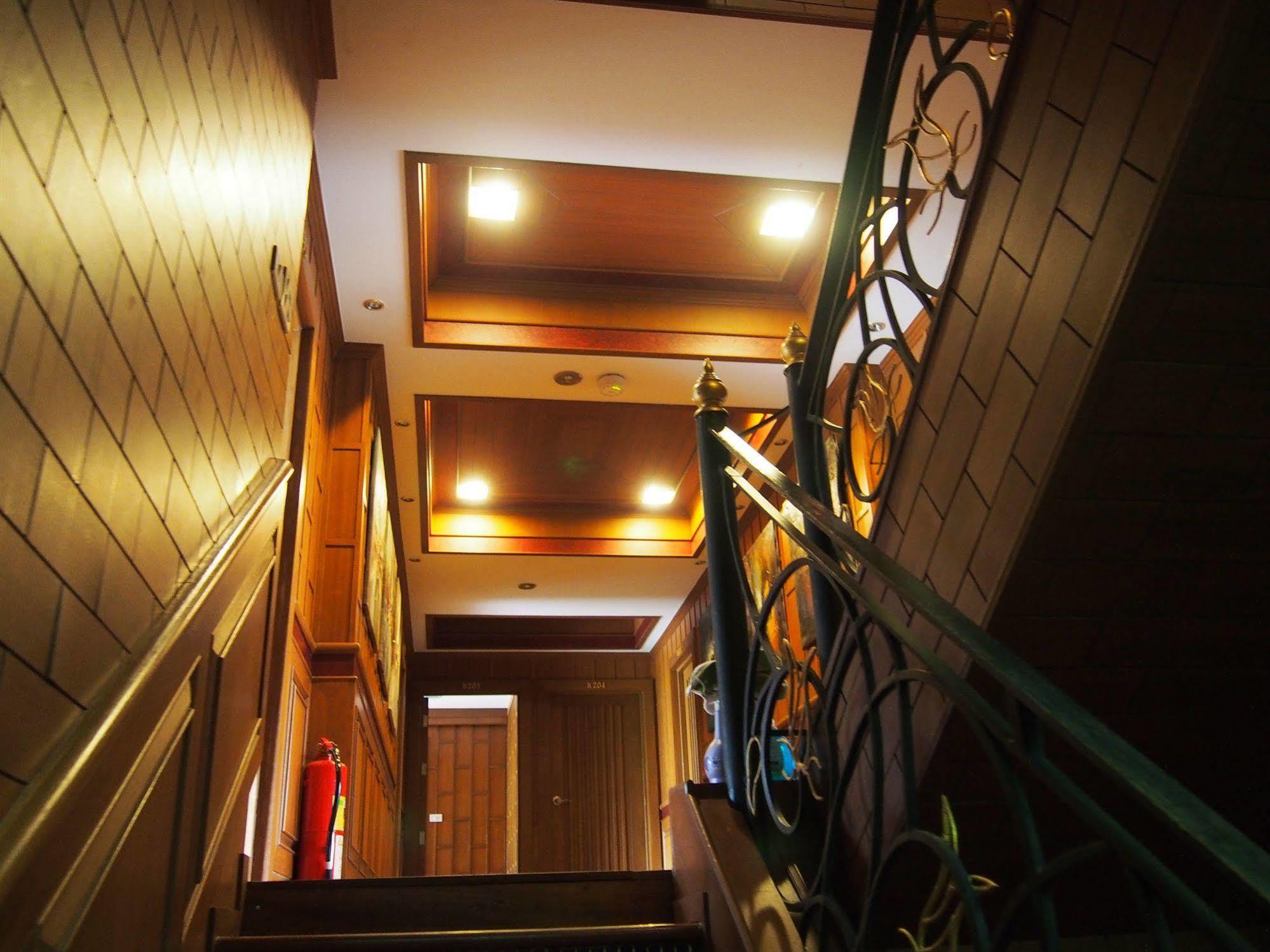 Renoir Boutique