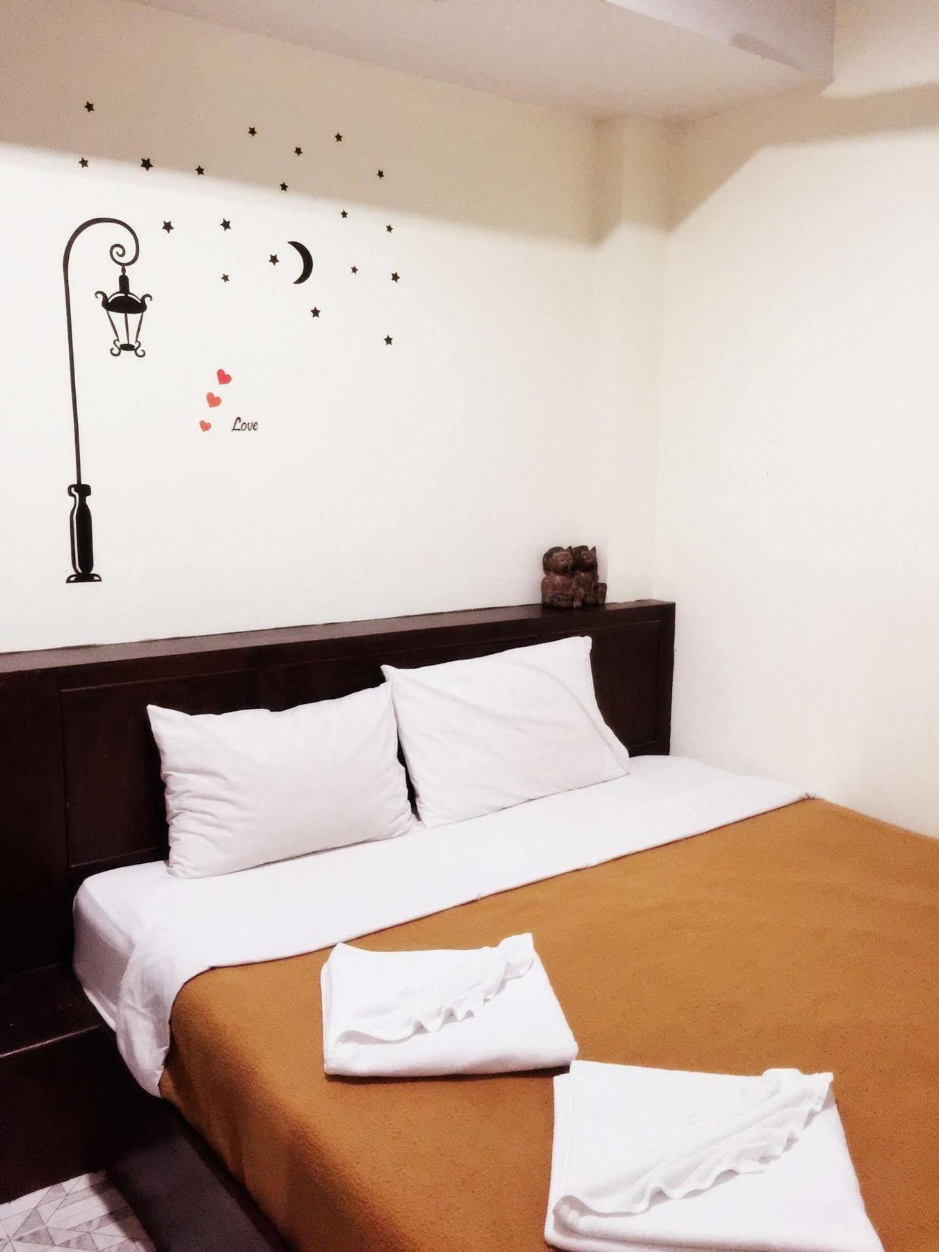 Ours Hotel 2*