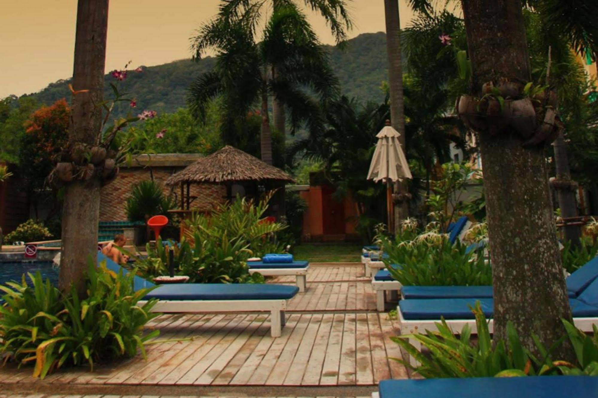 Honey Resort,