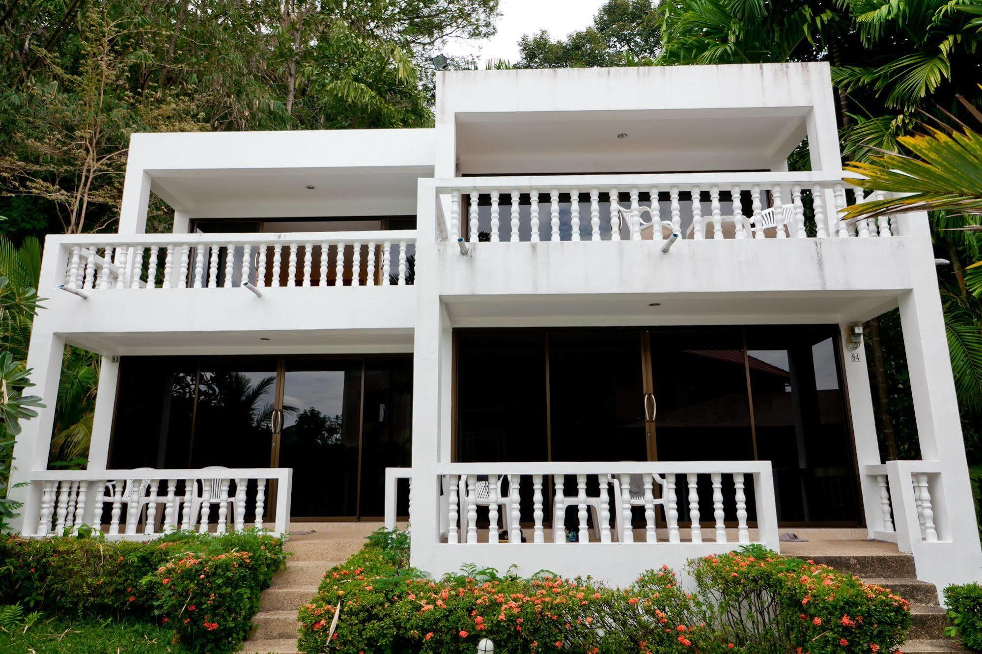 Resort Fullmoon Beach