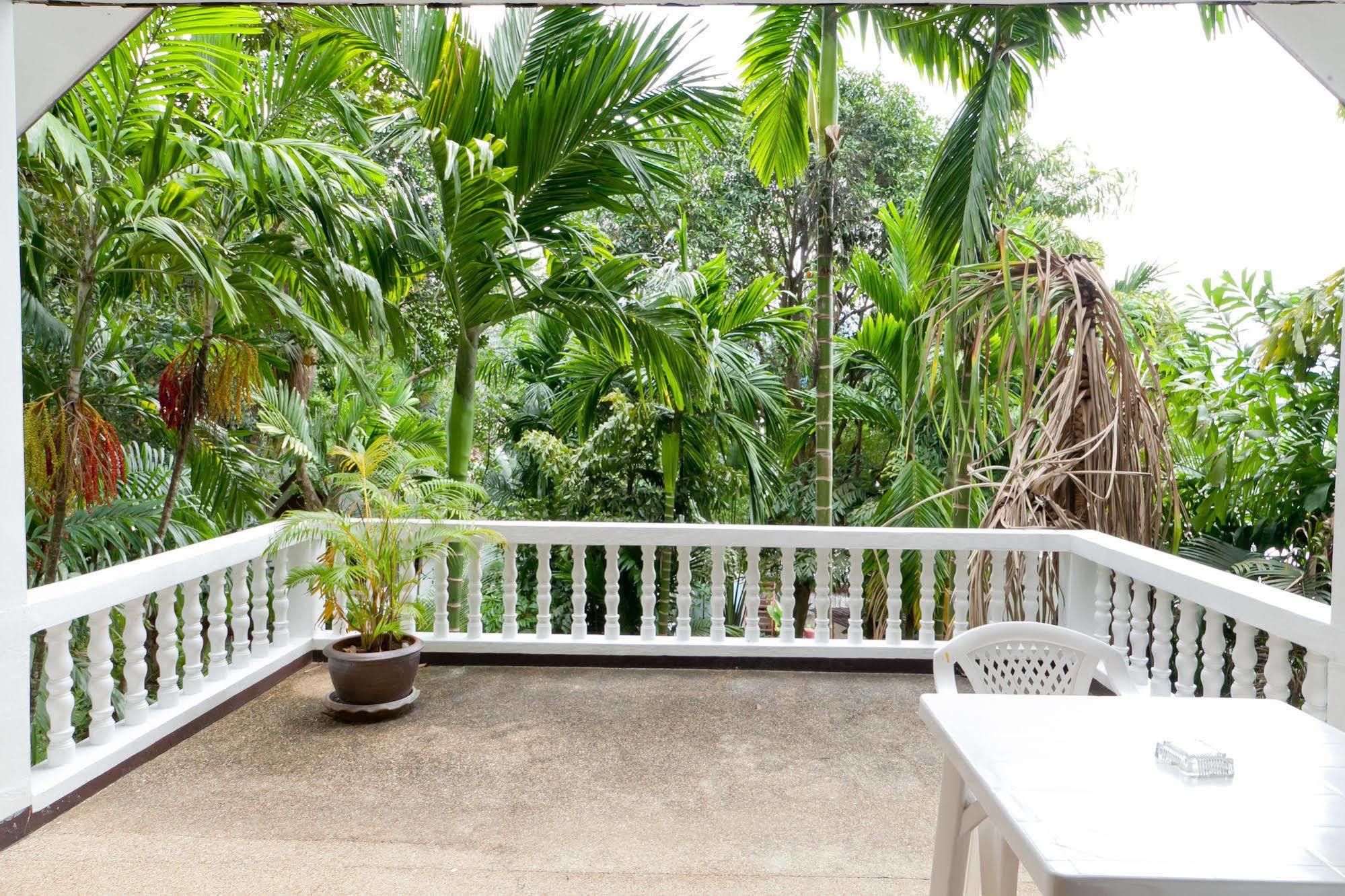 Fullmoon Beach Resort