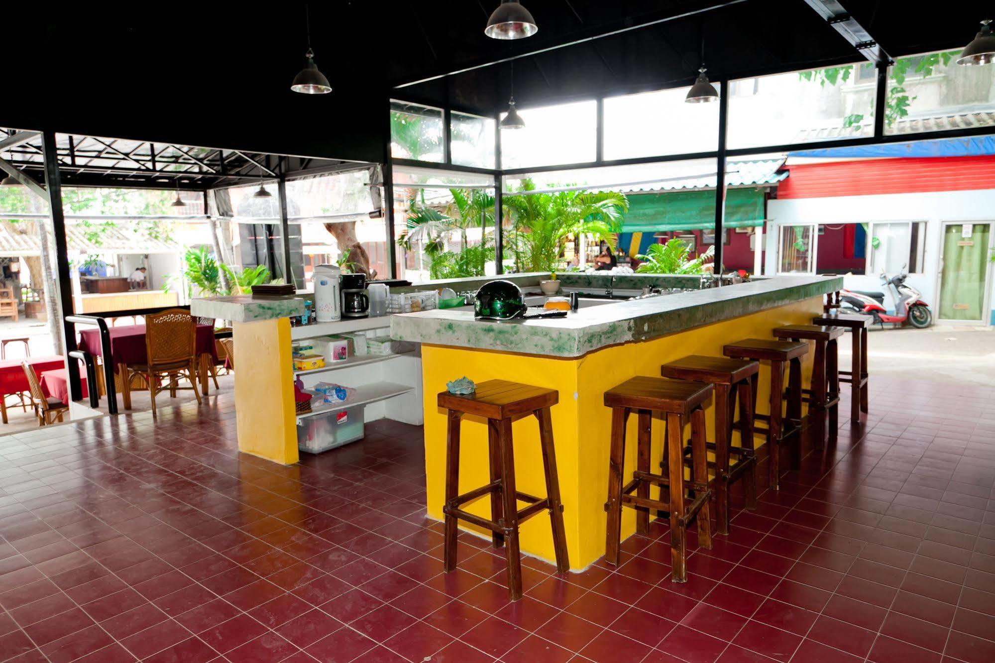 Fullmoon Beach Resort 2*
