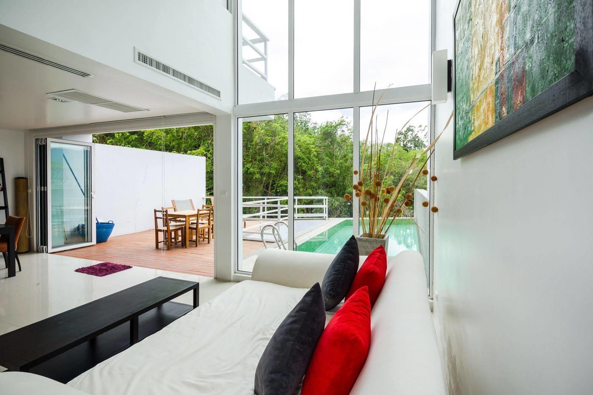 Jirana Patong Hotel 5*