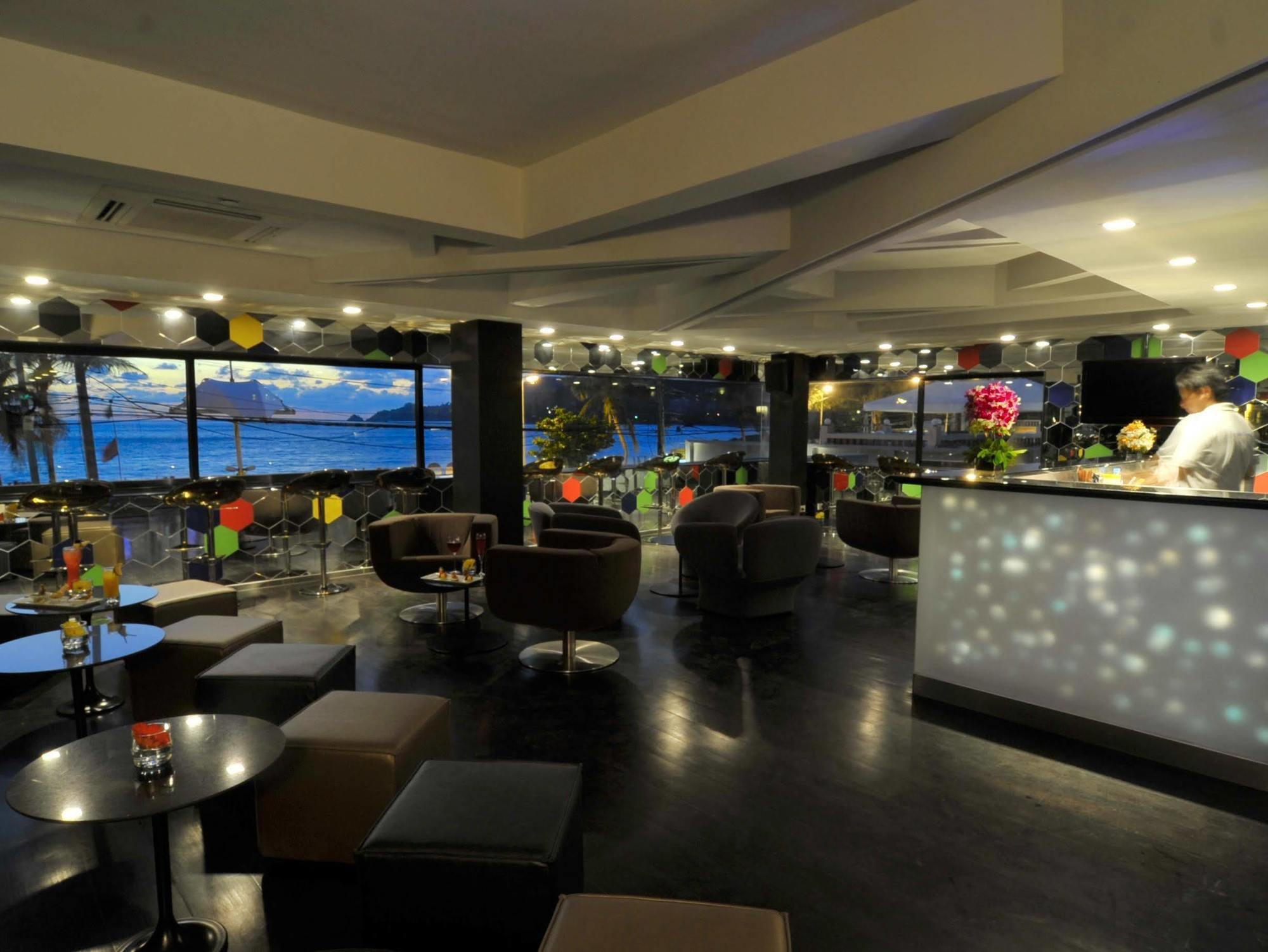 Hotel B - Lay Tong