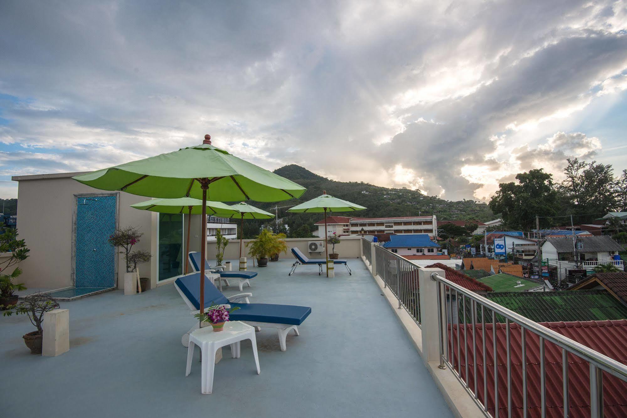 Hotel At