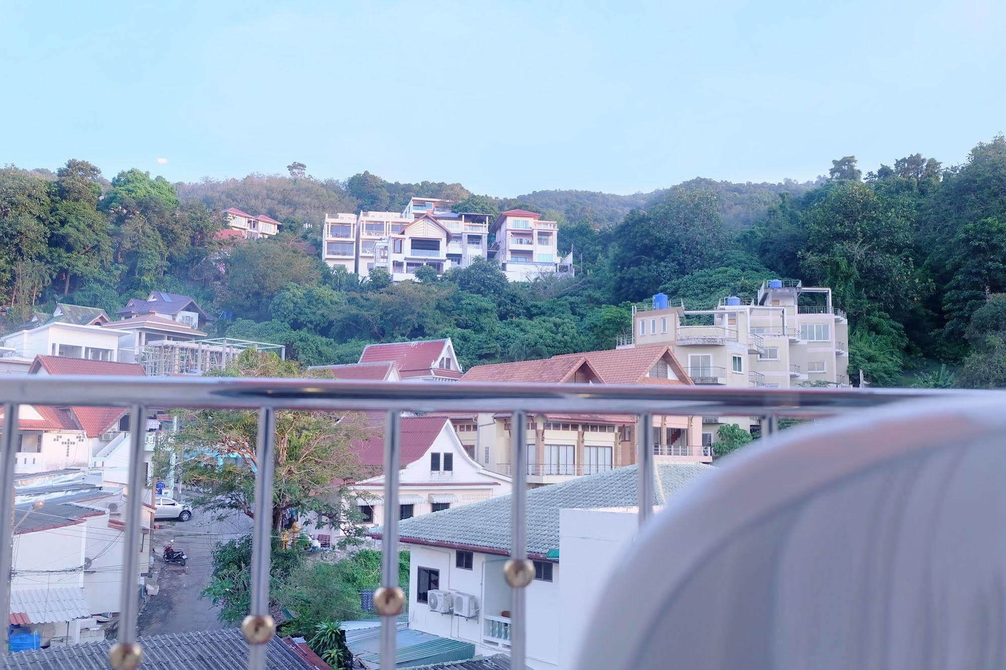 Hotel Eyes 3*